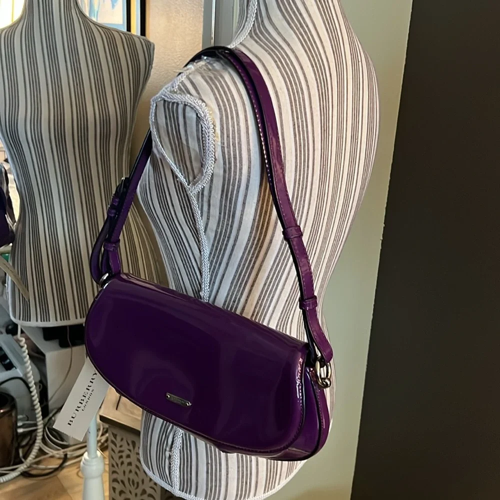 ๐ 1 hour sale. Burberry Prorsum, Patent Lilford Bag, Purple, STUNNING - Picture 6 of 17